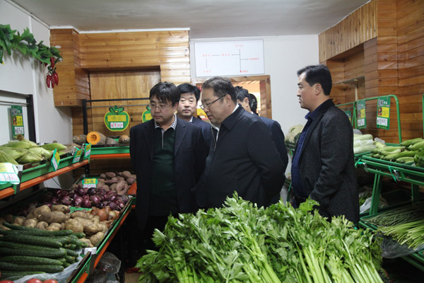 傅海旺調(diào)研豐寧農(nóng)副產(chǎn)品與針紡織品銷(xiāo)售渠道拓展工作